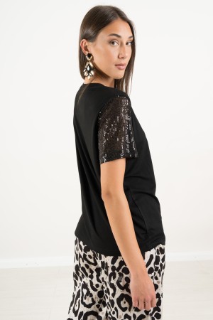 T-shirt Ester con paillettes  T-shirt Ester con paillettes  T-shirt Ester con paillettes