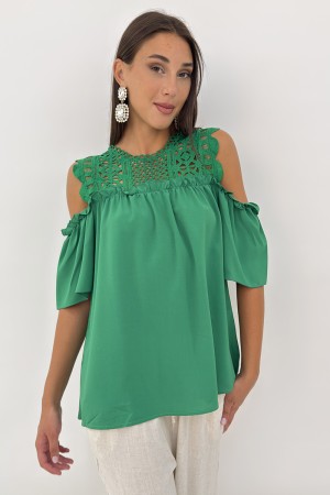 T-shirt Ali con spalle scoperte e pizzo crochet T-shirt Ali con spalle scoperte e pizzo crochet T-shirt Ali con spalle scoper...
