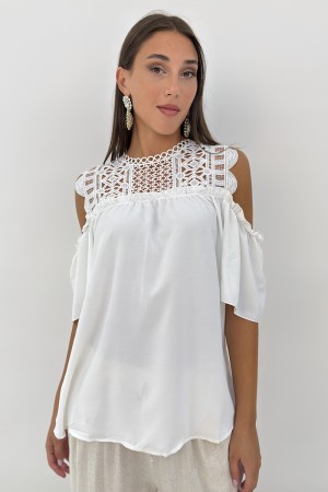 T-shirt Ali con spalle scoperte e pizzo crochet T-shirt Ali con spalle scoperte e pizzo crochet T-shirt Ali con spalle scoper...