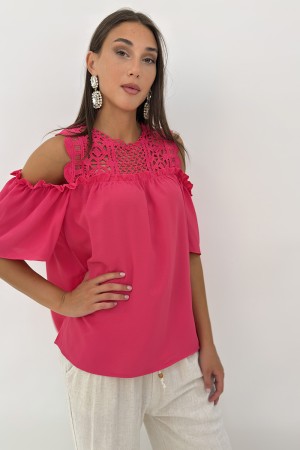 T-Shirt Wings mit Schultern entdeckt und spitzen Häkeln T-Shirt Flügel mit Schultern entdeckt und spitzen Häkeln T-Shirt Flügel 