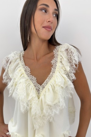 Blusa Lisa con balze e pizzo Blusa Lisa con balze e pizzo Blusa Lisa con balze e pizzo