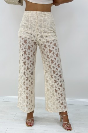 Coordinated Elenoire Tank Top and Trousers with Floral Embroidery Coordinated Elenoire Tank Top and Trousers with Floral Embroid