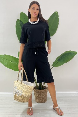 Coordonnée Lara T-shirt et Bermudes avec Détails de dentelle Crochet Coordonné Lara T-shirt et Bermudes avec des détails de dent