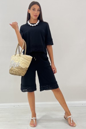 Coordonnée Lara T-shirt et Bermudes avec Détails de dentelle Crochet Coordonné Lara T-shirt et Bermudes avec des détails de dent