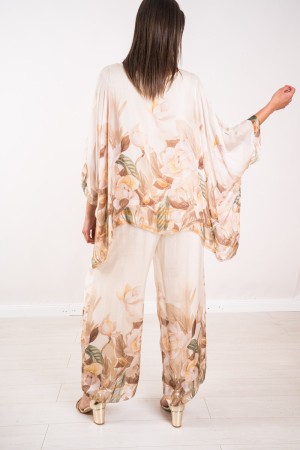 Amara Coordinated Elenoire floral pattern in silk and viscose Amara Coordinated elenoire floral pattern in silk and viscose ...