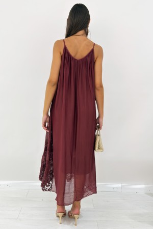 Abito lungo Bonnie con ricami botanici e pizzo crochet sul fondo Abito lungo Bonnie con ricami botanici e pizzo crochet sul f...