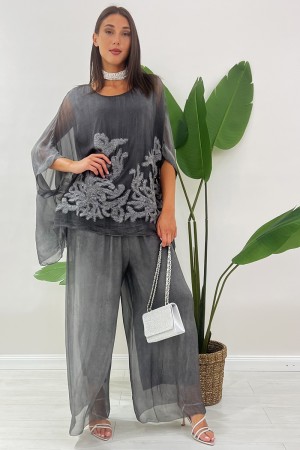 Jetzt koordiniert sechs Bluse und Hosen mit botanischen Einsätzen und koordinierten Pailletten Sechs Bluse und Hose mit botanisc