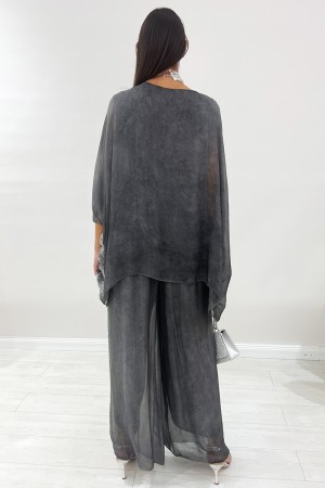 Jetzt koordiniert sechs Bluse und Hosen mit botanischen Einsätzen und koordinierten Pailletten Sechs Bluse und Hose mit botanisc