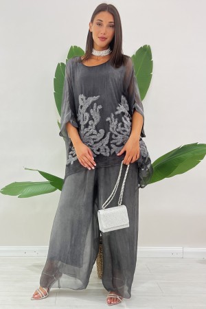 Jetzt koordiniert sechs Bluse und Hosen mit botanischen Einsätzen und koordinierten Pailletten Sechs Bluse und Hose mit botanisc