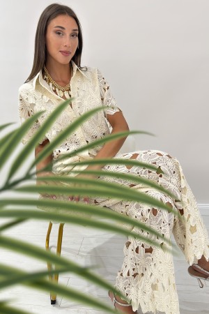 Coordinato Elen camicia e pantalone con ricami in pizzo crochet traforato Coordinato Elen camicia e pantalone con ricami in p...