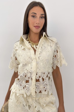 Coordinato Elen camicia e pantalone con ricami in pizzo crochet traforato Coordinato Elen camicia e pantalone con ricami in p...
