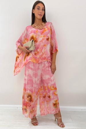 Coordinó la blusa de Dorè y los pantalones con patrón floral abstracto coordinó a Dorè Blusa y pantalones con fantasía floral ..