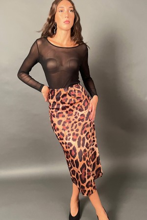 Langer Rock gut mit Fantasy Leopard Satin Effekt Langer Rock Gut mit Fantasy Leopard Satin Effekt Langer guter Rock ... \ t...