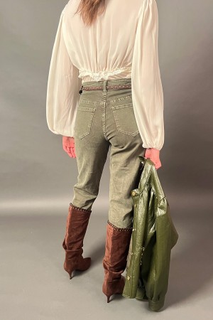 Pantalone Nerea con cinta marrone e borchie Pantalone Nerea con cinta marrone e borchie Pantalone Nerea con cinta marrone e b...