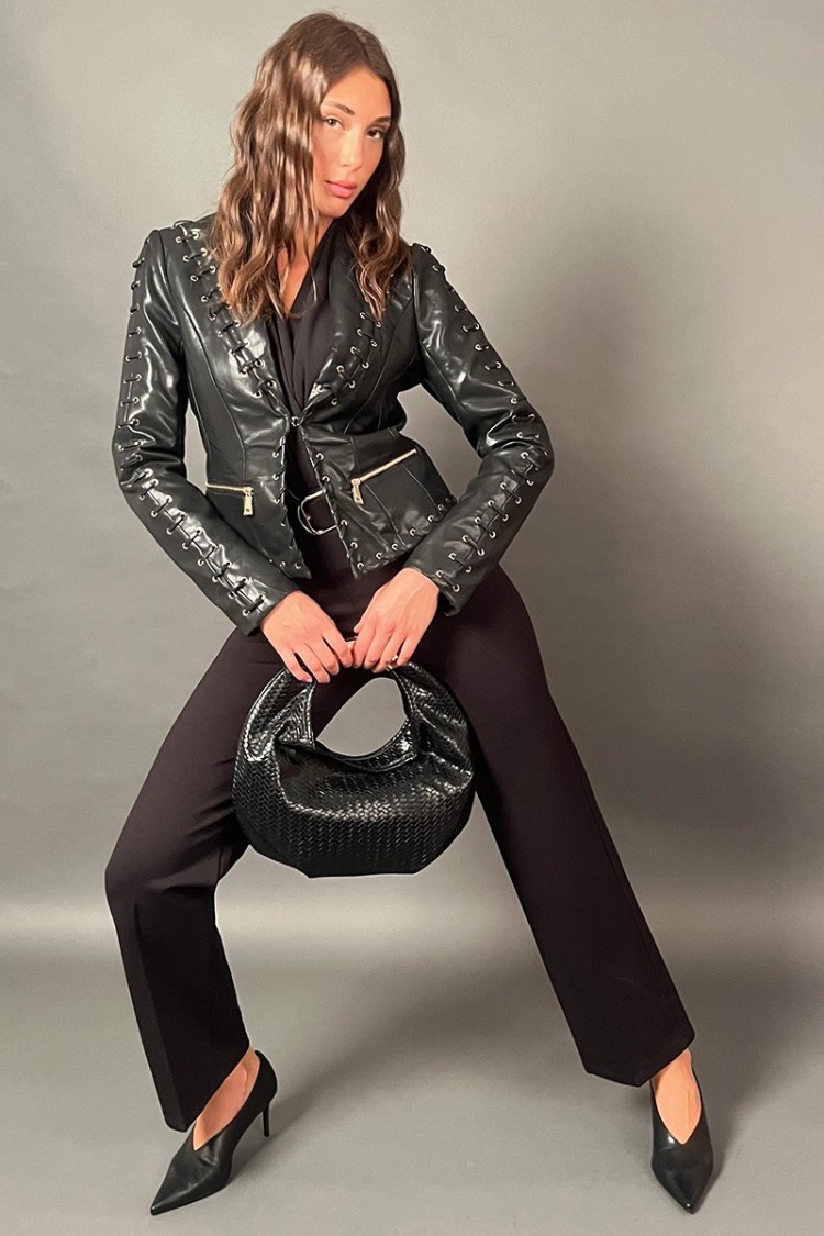 Sherid-Jacke in kuscheltes Öko-Leder mit Schnürsenkeln Sheuriditätsjacke in kuscheltem Kunstleder mit Schnürsenkel Sheridion Jac