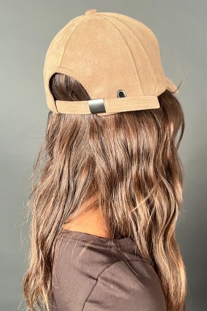 Cappello Giada in ecocamoscio con visiera  Cappello Giada in ecocamoscio con visiera  Cappello Giada in ecocamoscio con visiera