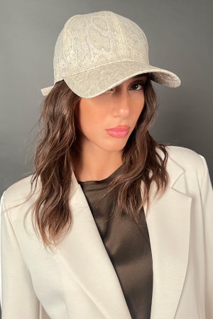 Cappello Marilenacon strass e visiera effetto animalier Cappello Marilenacon strass e visiera effetto animalier Cappello Mari...