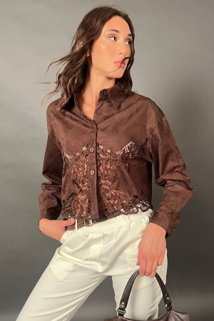 Giacca Audrey scamosciata con dettagli in pizzo crochet traforato Giacca Audrey scamosciata con dettagli in pizzo crochet tra...