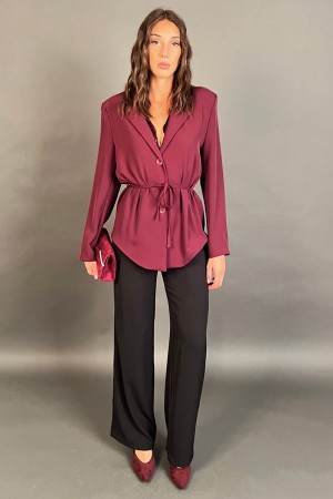 Blazer-Orchidee mit Tasten und Riemenbahnen-Orchidee mit Knöpfen und Strap-Blazer-Orchidee mit Knöpfen und Spitze