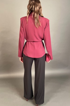 Blazer-Orchidee mit Tasten und Riemenbahnen-Orchidee mit Knöpfen und Strap-Blazer-Orchidee mit Knöpfen und Spitze