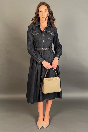 Robe de robe longue Denim Modèle Chemise avec une grande jupe Longue Robe De Penny Denim Chemise à une grande robe à jupe L ... 