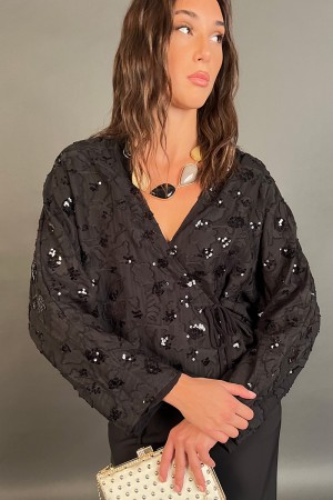 Greta-Bluse mit Blumeneinsätzen in Pailletten und Stoffbluse Greta mit Blumeneinsätzen in Pailletten und Stoffbluse Greta... 