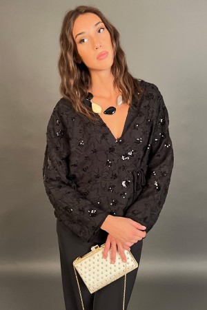 Greta-Bluse mit Blumeneinsätzen in Pailletten und Stoffbluse Greta mit Blumeneinsätzen in Pailletten und Stoffbluse Greta... 