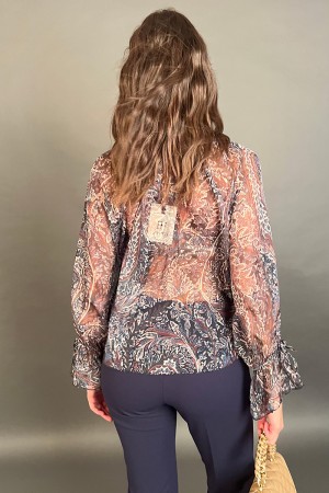 Blusa Leila con fantasia chemisier  Blusa Leila con fantasia chemisier  Blusa Leila con fantasia chemisier