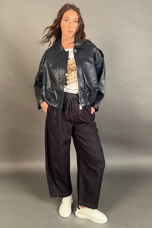 Giacca bomber Alina in eco pelle over  Giacca bomber Alina in eco pelle over  Giacca bomber Alina in eco pelle over