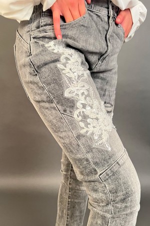 Clelia jeans with flower detail and sequins jeans clelia with flower detail and sequins jeans clelia with detail fior... 