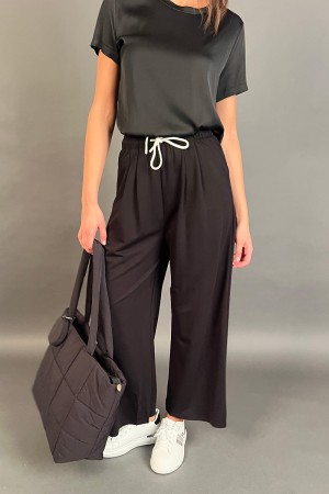 Pantalone tuta Valentina con molla e laccio in vita Pantalone tuta Valentina con molla e laccio in vita Pantalone tuta Valent...