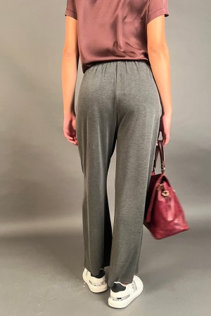 Pantalone tuta Valentina con molla e laccio in vita Pantalone tuta Valentina con molla e laccio in vita Pantalone tuta Valent...