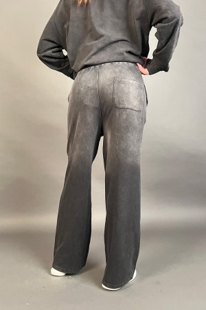 Pantalone tuta Wendy con svaroski tono su tono in cotone Pantalone tuta Wendy con svaroski tono su tono in cotone Pantalone t...