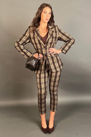 Koordinierte Marbella-Jacke und schottische Hosen in Tweed-Stoff koordinierten Marbella-Jacke und schottische Hose in... 