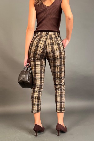 Koordinierte Marbella-Jacke und schottische Hosen in Tweed-Stoff koordinierten Marbella-Jacke und schottische Hose in... 
