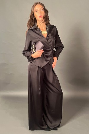 Nacht koordiniert mit Brieftasche Bluse und Matrim-Effekthose mit einer Brieftasche, Bluse und Hosen...