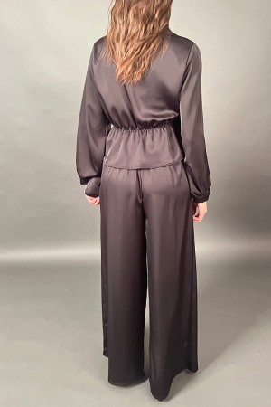 Nacht koordiniert mit Brieftasche Bluse und Matrim-Effekthose mit einer Brieftasche, Bluse und Hosen...