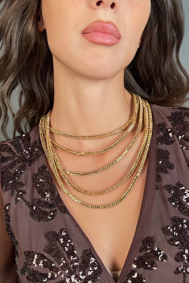 Serpentine multi-drill necklace Serpentine multi-wiring necklace Necklace Serpentine