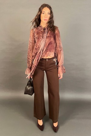 Blusa Elena con fantasia animalier girocollo con fiocco  Blusa Elena con fantasia animalier girocollo con fiocco  Blusa Elena...