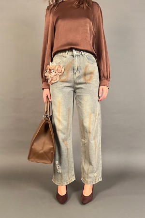Pantalones de jeans de roca Efecto de lavado sucio con tela Flor 3D y lágrimas pequeñas Pantalones vaqueros de roca efecto sucio