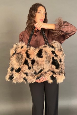 Borsa Shopper con 2 manici in ecopelliccia fantasia a macchie Borsa Shopper con 2 manici in ecopelliccia fantasia a macchie B...