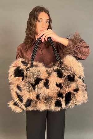 Borsa Shopper con 2 manici in ecopelliccia fantasia a macchie Borsa Shopper con 2 manici in ecopelliccia fantasia a macchie B...