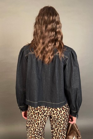 Giacca Caramella in denim con catena decorativa sui taschini  Giacca Caramella in denim con catena decorativa sui taschini  G...