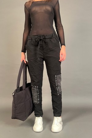 Pantalone Diamante in tessuto arricciato con toppe in paillettes  Pantalone Diamante in tessuto arricciato con toppe in paill...