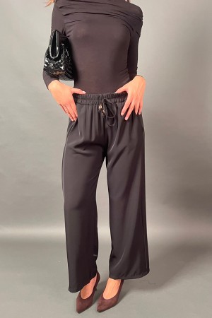 Pantalone Monoii modello morbido con molla in vita  Pantalone Monoii modello morbido con molla in vita  Pantalone Monoii mode...