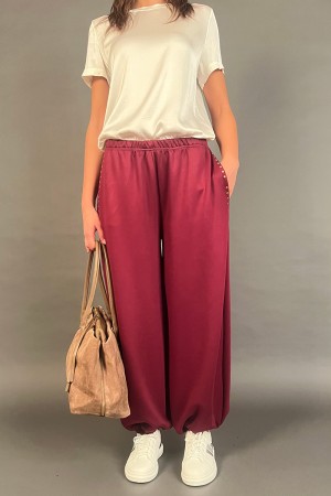 Pantalone tuta Irina con borchiette sulle tasche Pantalone tuta Irina con borchiette sulle tasche Pantalone tuta Irina con bo...