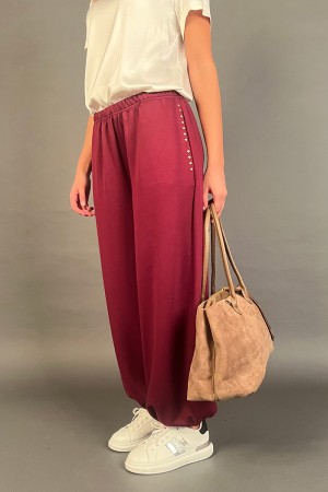 Pantalone tuta Irina con borchiette sulle tasche Pantalone tuta Irina con borchiette sulle tasche Pantalone tuta Irina con bo...