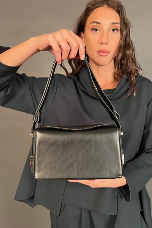 Bolso Elisabeth a mano en cuero ecológico con detalles Elisabeth Bag Hecho a mano en cuero ecológico con detalles de oro Elisabe