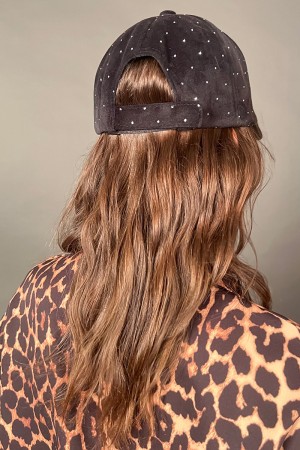 Cappello Brillantino in ecocamoscio con piccolo borchie con visiera  Cappello Brillantino in ecocamoscio con piccolo borchie ...