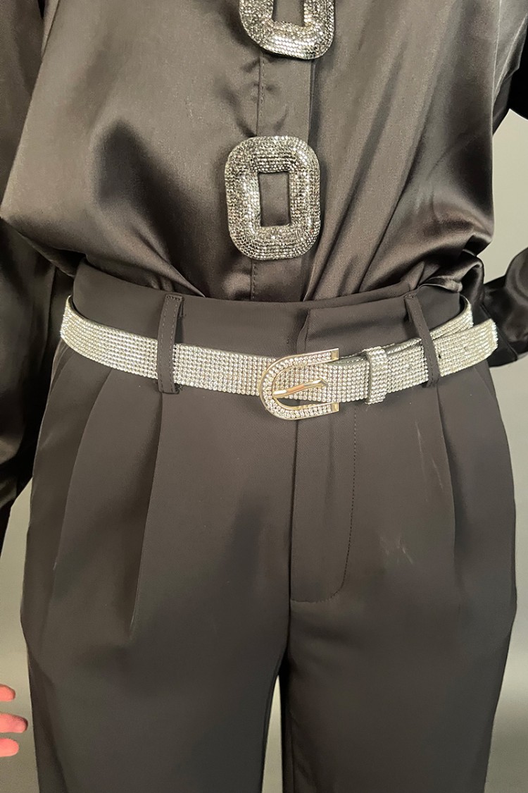 Cinturón de diamantes de imitación con hebilla del cinturón de diamantes de imitación con hebilla de cinturón de diamantes de im